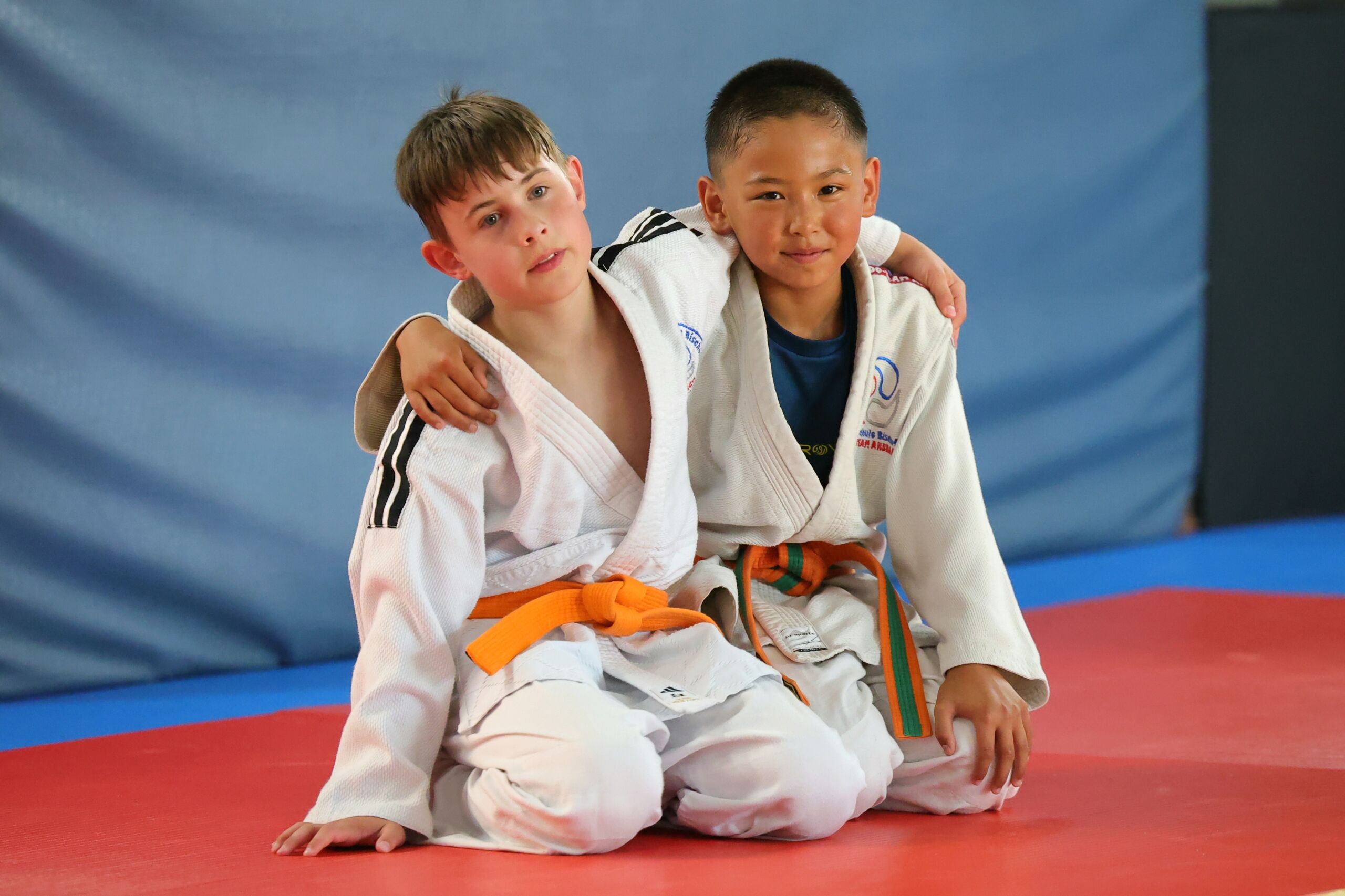 zwei Jungs Judositz Freundschaft
